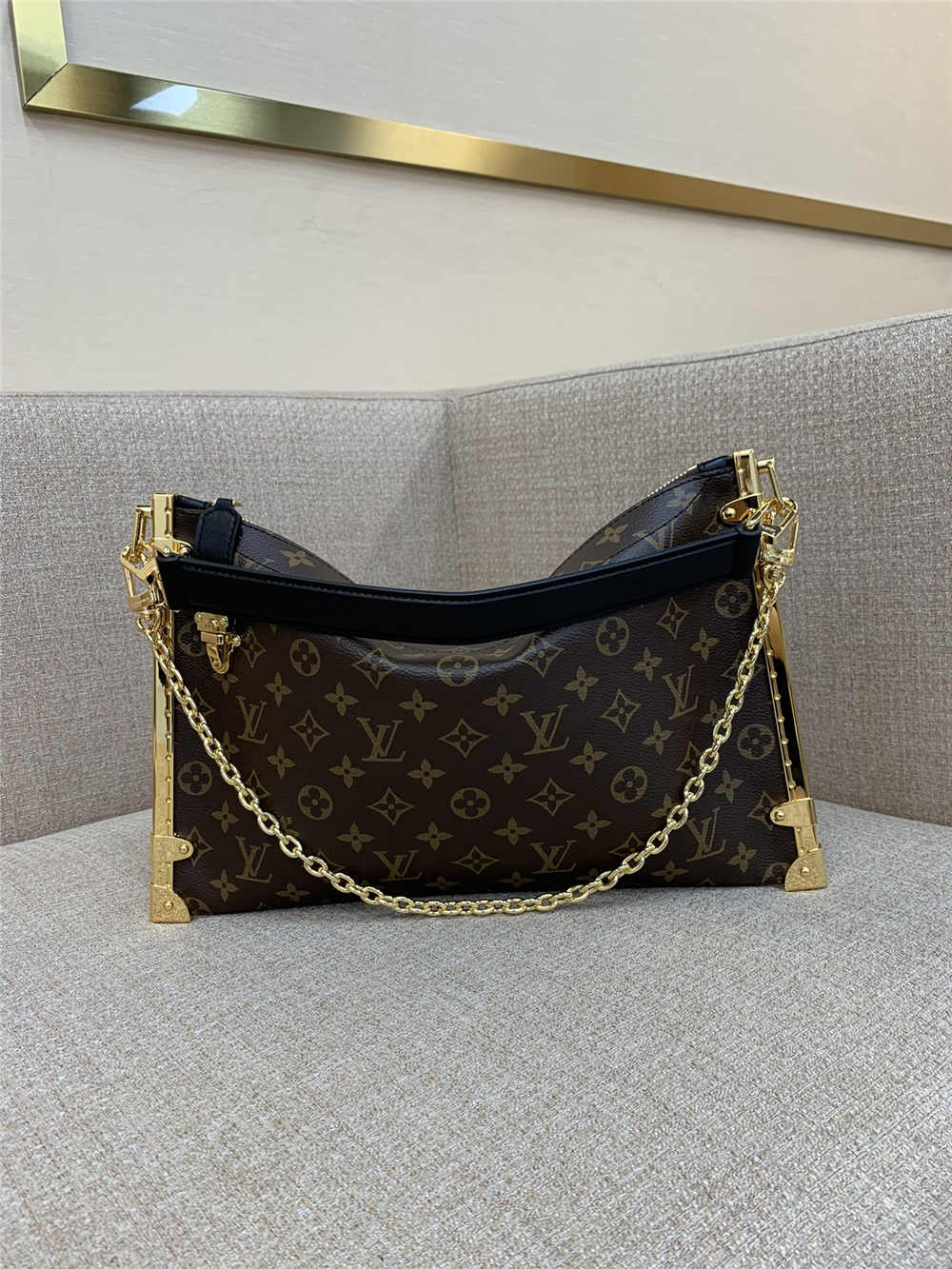 Louis Vuitton LUCKY TRUNK M12075  size：38x23x1cm 2025 new 